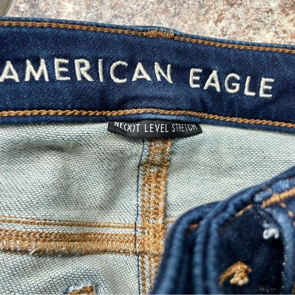 AE Super Hi Rise Busted Knee Jegging Jeans - Picture 3 of 8